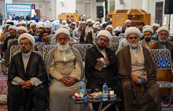 تجلیل از برگزیدگان همایش ملی «حوزه انقلابی حوزه منتظر» در شیراز