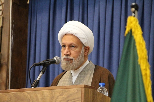 تجلیل از برگزیدگان همایش ملی «حوزه انقلابی حوزه منتظر» در شیراز