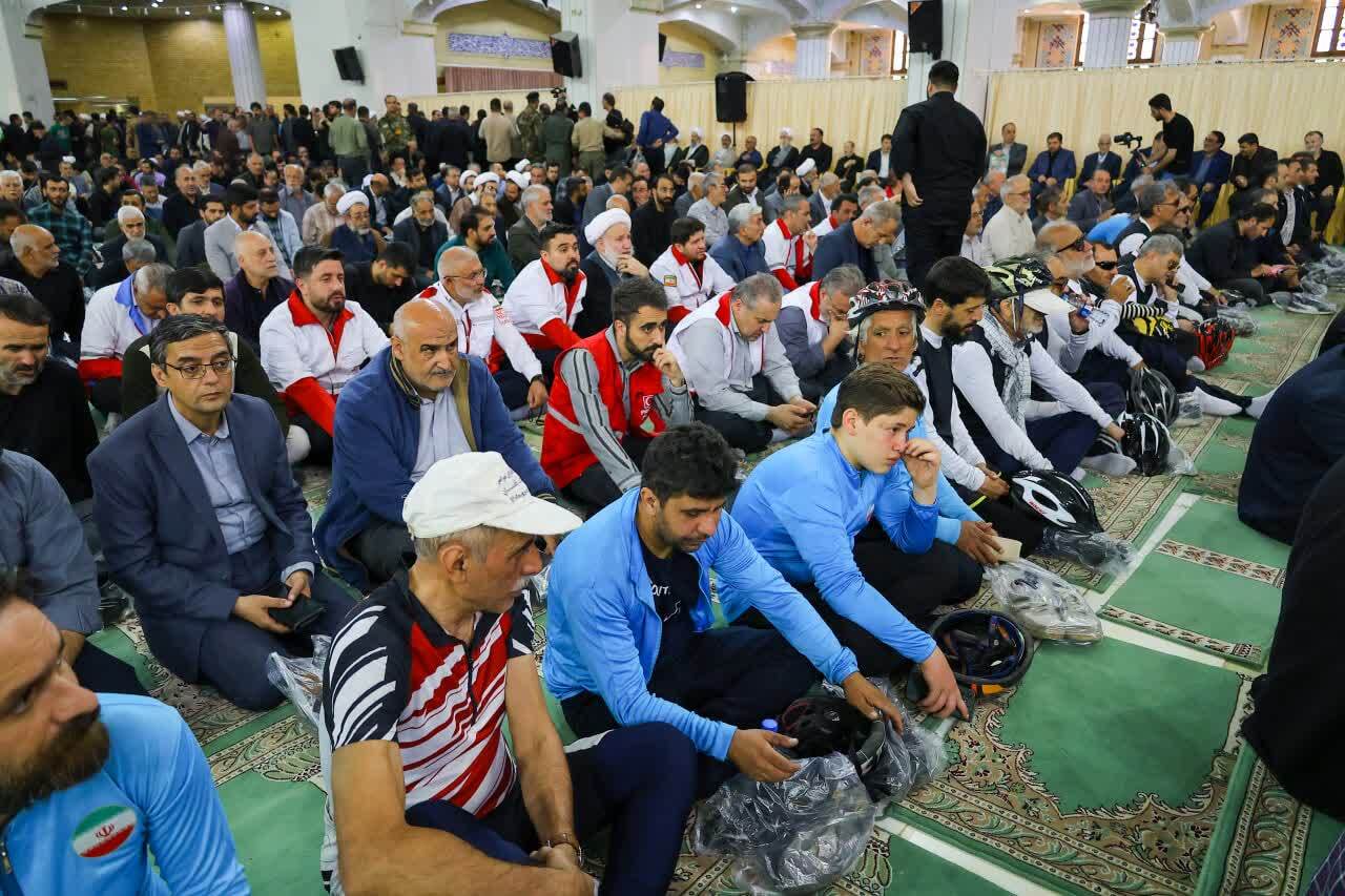در حال بروز رسانی تبریز میزبان حماسه‌ای از اشک و افتخار / تجلیل از مکتب شهیدان خدمت در مصلی امام خمینی(ره)
