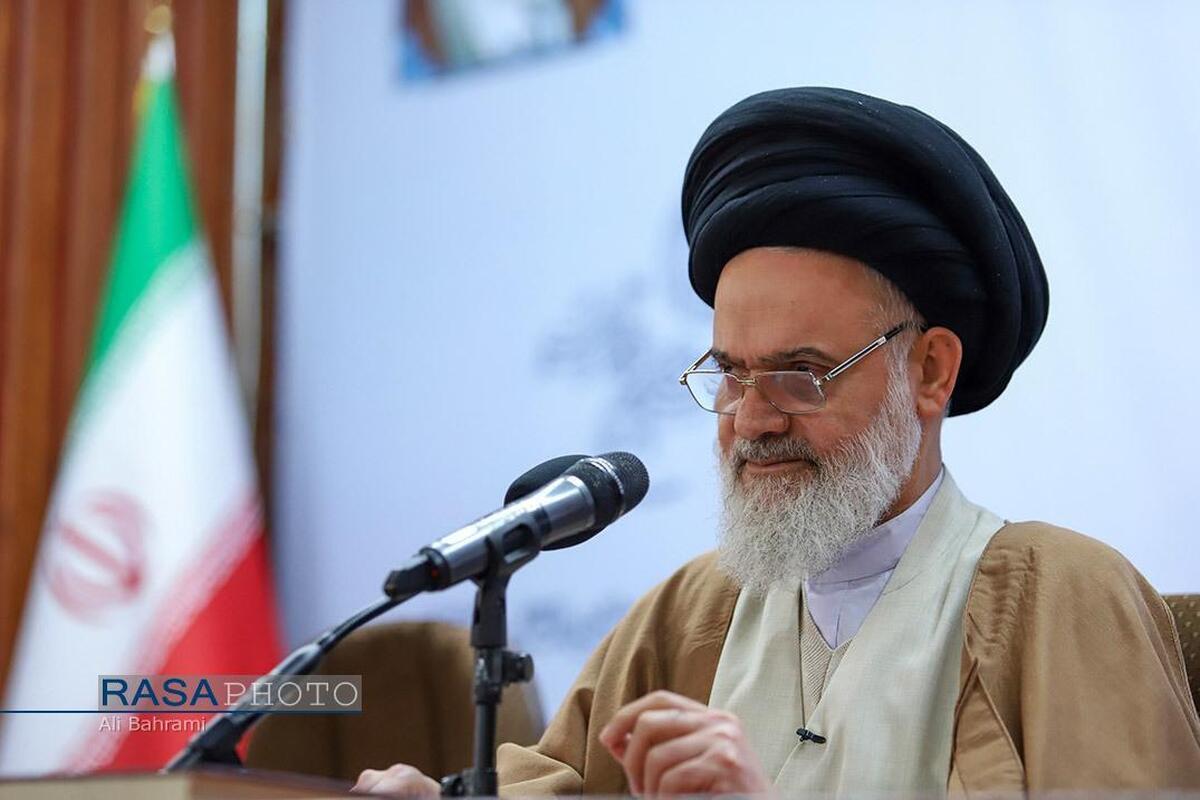 آمریکا هیچ تغییری نکرده است/ ملت و رهبر انقلاب در مقابل زیادهخواهیهای دشمن کوتاه نخواهند آمد