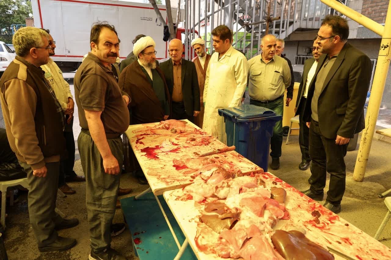 در حال بروز رسانی ارزیابی دقیق مراحل شرعی و بهداشتی ذبح نذورات؛ تأکید بر خدمت‌رسانی شایسته به نیازمندان+ تصاویر