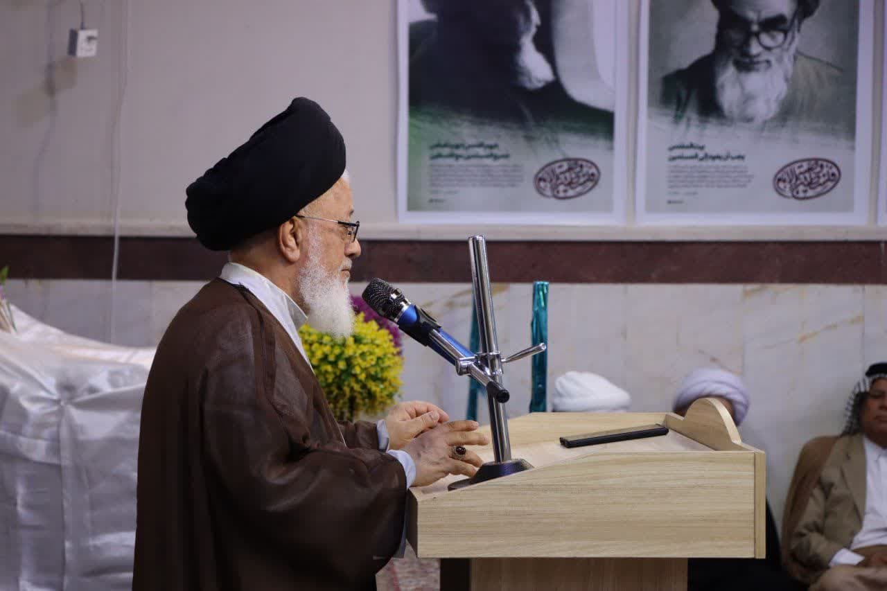 امام خمینی(ره) شجره طیبه‌ای بود که با نور ایمان، جهان را بیدار کرد