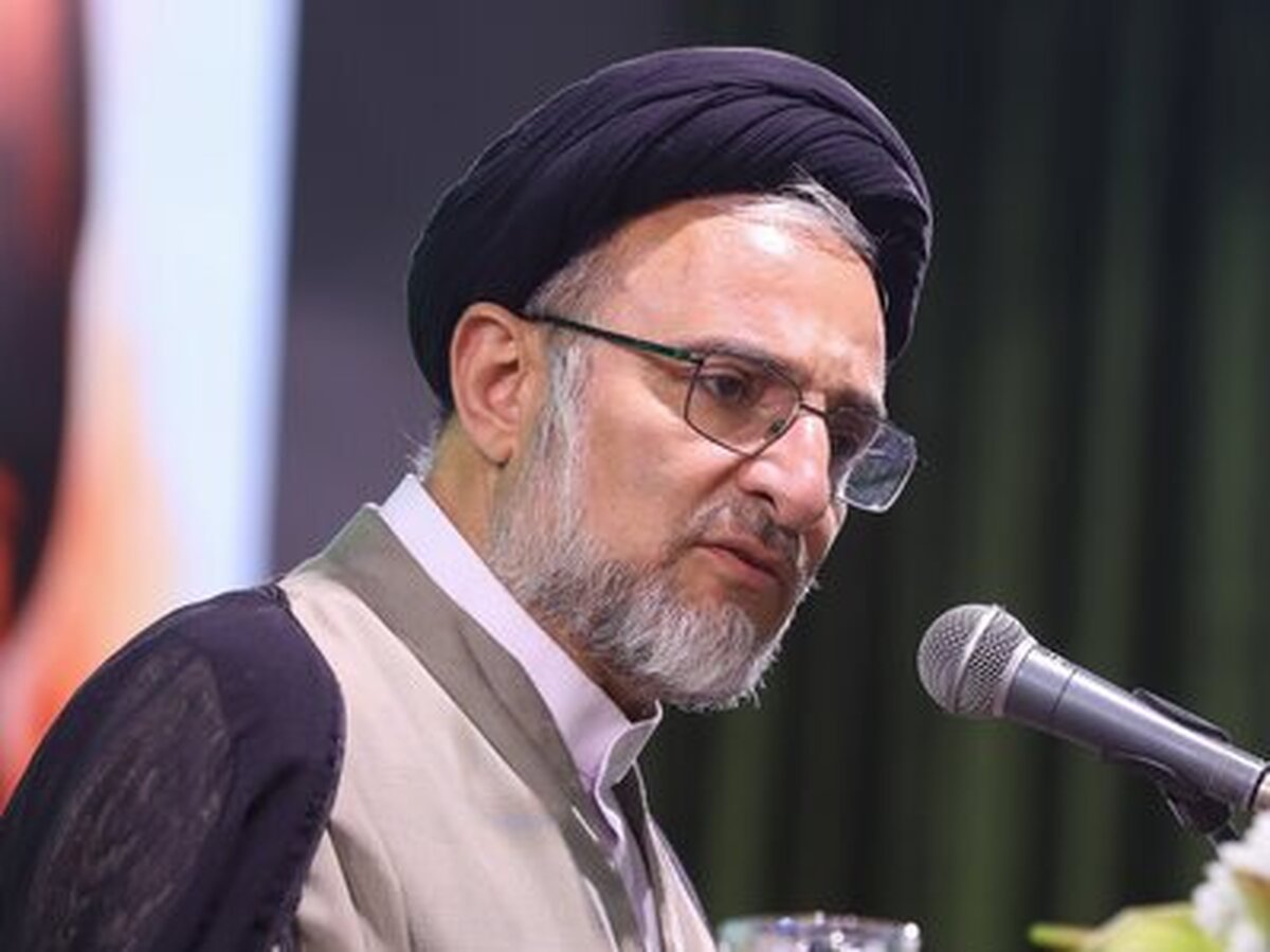  توزیع گسترده تصاویر شهدا و قرائت قرآن در مسیر اربعین لازم است