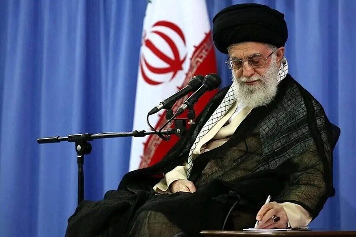 موافقت رهبر انقلاب با عفو و تخفیف مجازات جمعی از محکومان