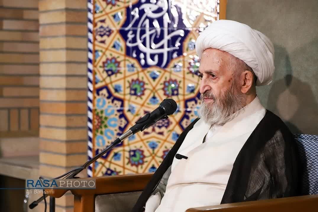 واکنش قاطع مراجع تقلید و علما نسبت به گستاخی ترامپ به رهبر انقلاب