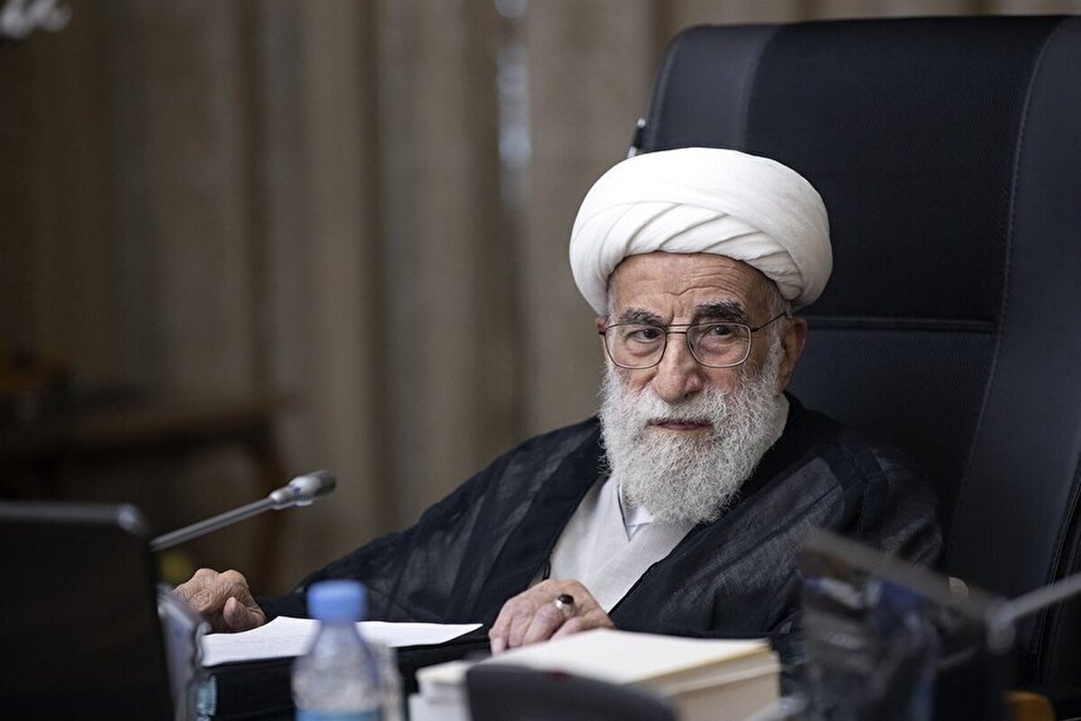 خواص جامعه در صحنههای سرنوشتساز حضور آگاهانه داشته باشند