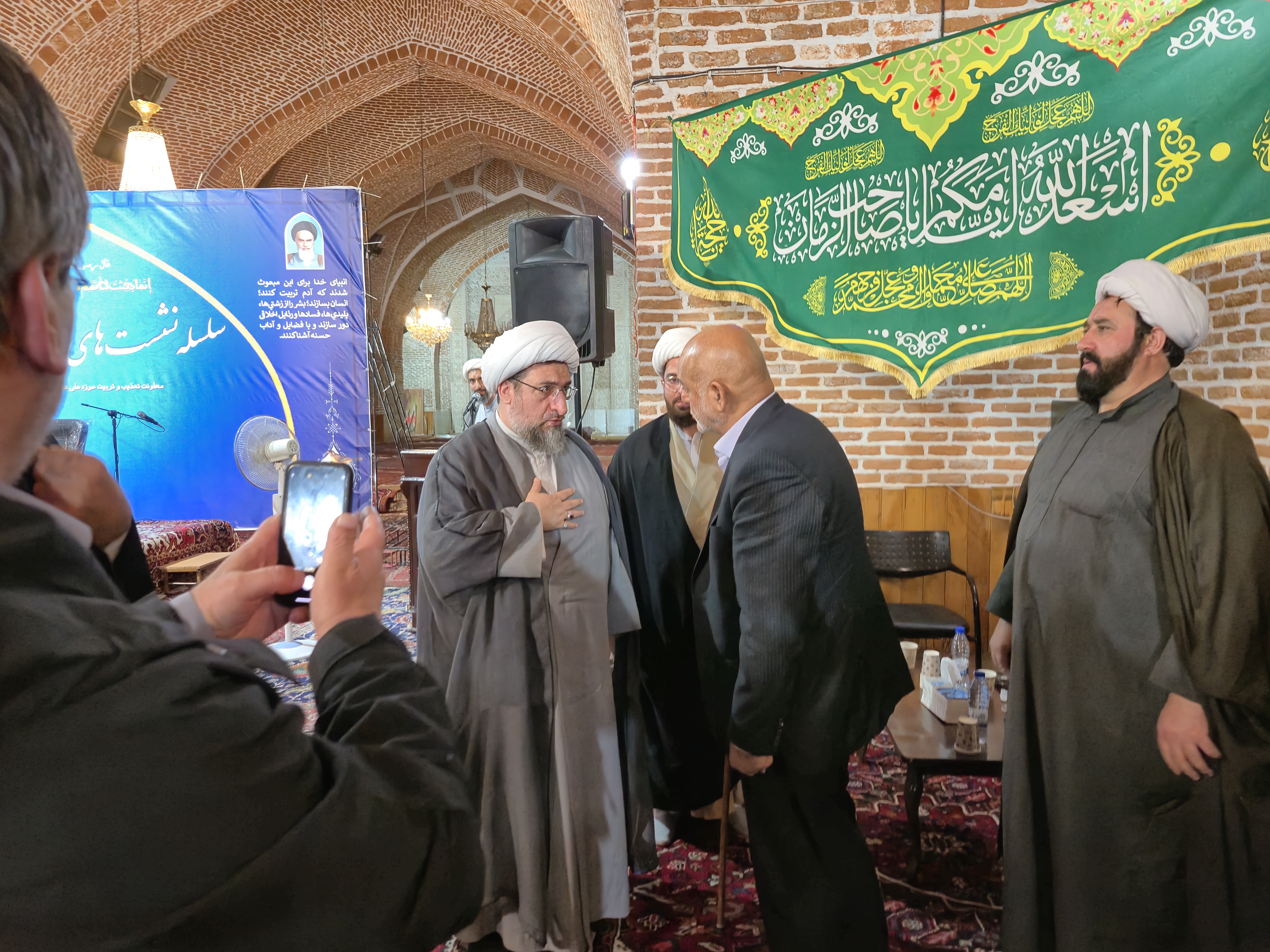 هشدار اخلاقی نماینده ولی‌فقیه در تبریز؛ تربیت دینی با تفسیر سطحی ممکن نیست+ تصاویر