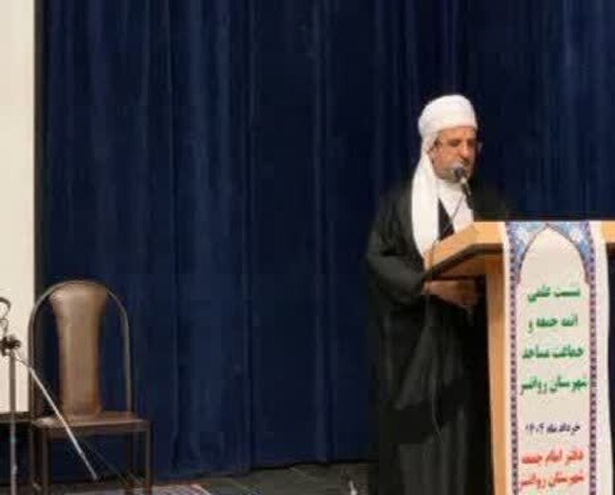 ارتباط مستمر و منسجم بین روحانیون نقش مهمی در برابر شبهات دشمن دارد