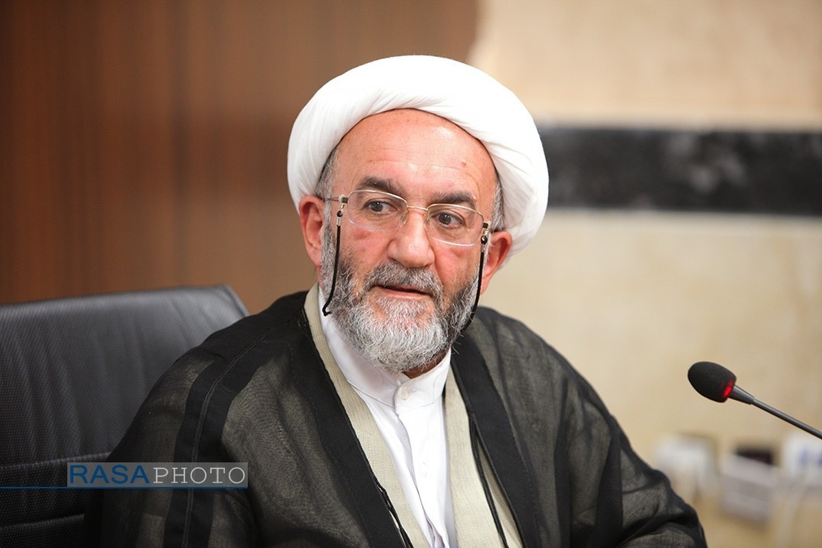راهبرد ما در دفاع از رهبری و مرجعیت، قتل عام آمریکاییها در منطقه است