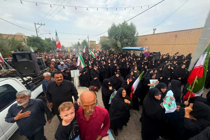 غیرت در قاب تشییع / استقبال باشکوه مشکات از شهید مدافع وطن + عکس