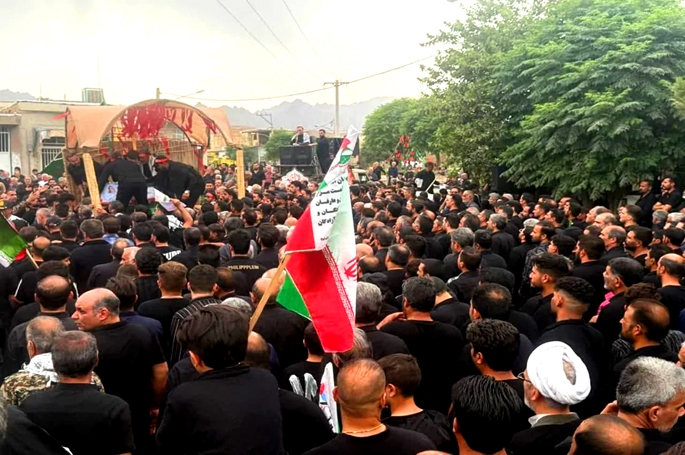 غیرت در قاب تشییع / استقبال باشکوه مشکات از شهید مدافع وطن + عکس