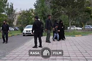 لباس خدمت، رنگ خون گرفت