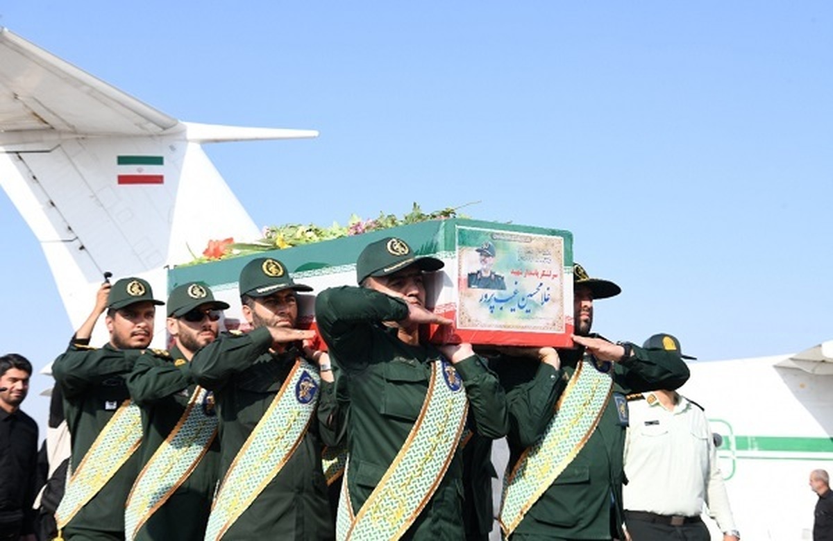 پیکر سردار شهید غیبپرور وارد شیراز شد + عکس