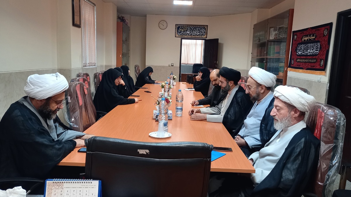 مدیر حوزه های علمیه خواهران کشور به شیراز سفر کرد