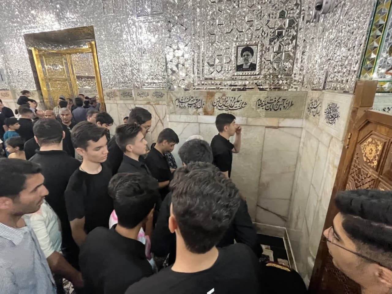 کاروان جوانان ستاد نماز جمعه هادیشهر در آستان رضوی تجدید عهد کردند+ تصاویر