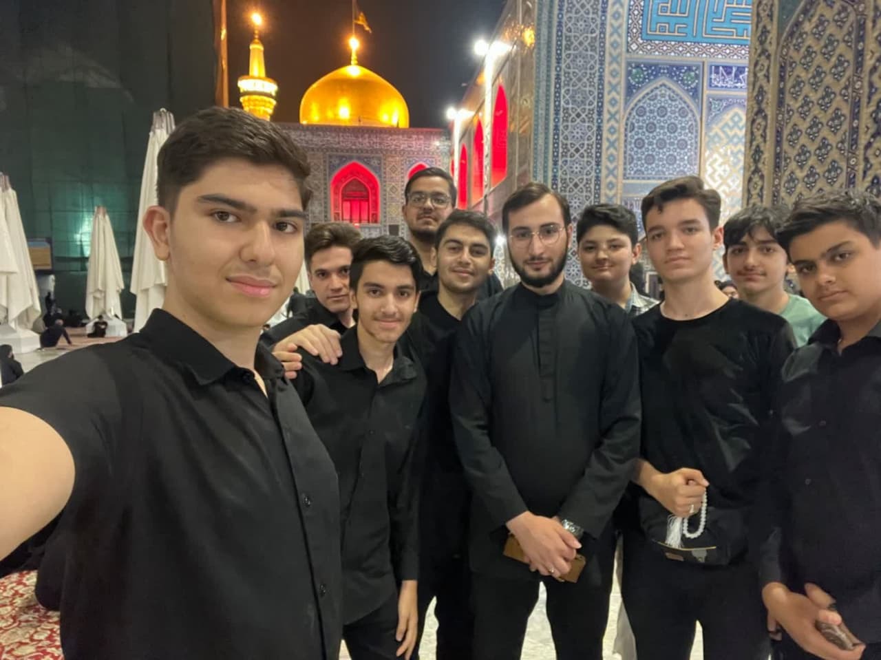 کاروان جوانان ستاد نماز جمعه هادیشهر در آستان رضوی تجدید عهد کردند+ تصاویر