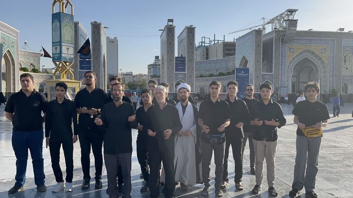 کاروان جوانان ستاد نماز جمعه هادیشهر در آستان رضوی تجدید عهد کردند+ تصاویر