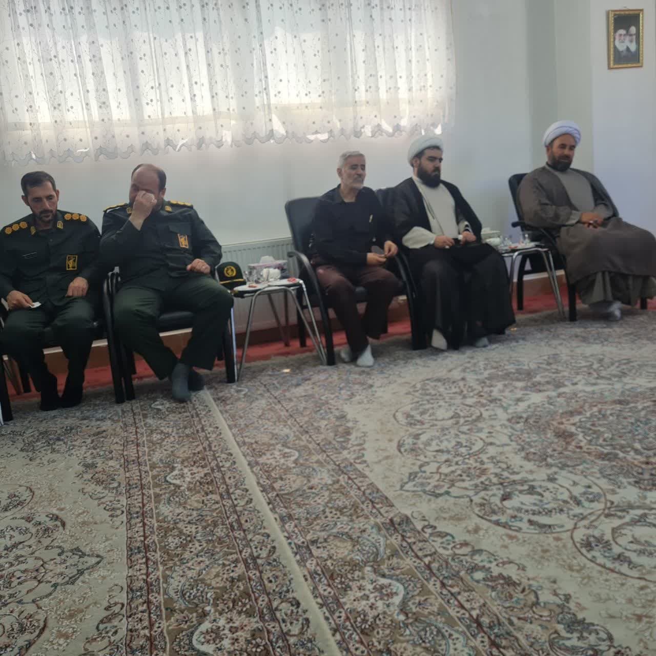 دیدار فرمانده و مسئولان سپاه مراغه با امام‌ جمعه جدید مراغه+ تصاویر