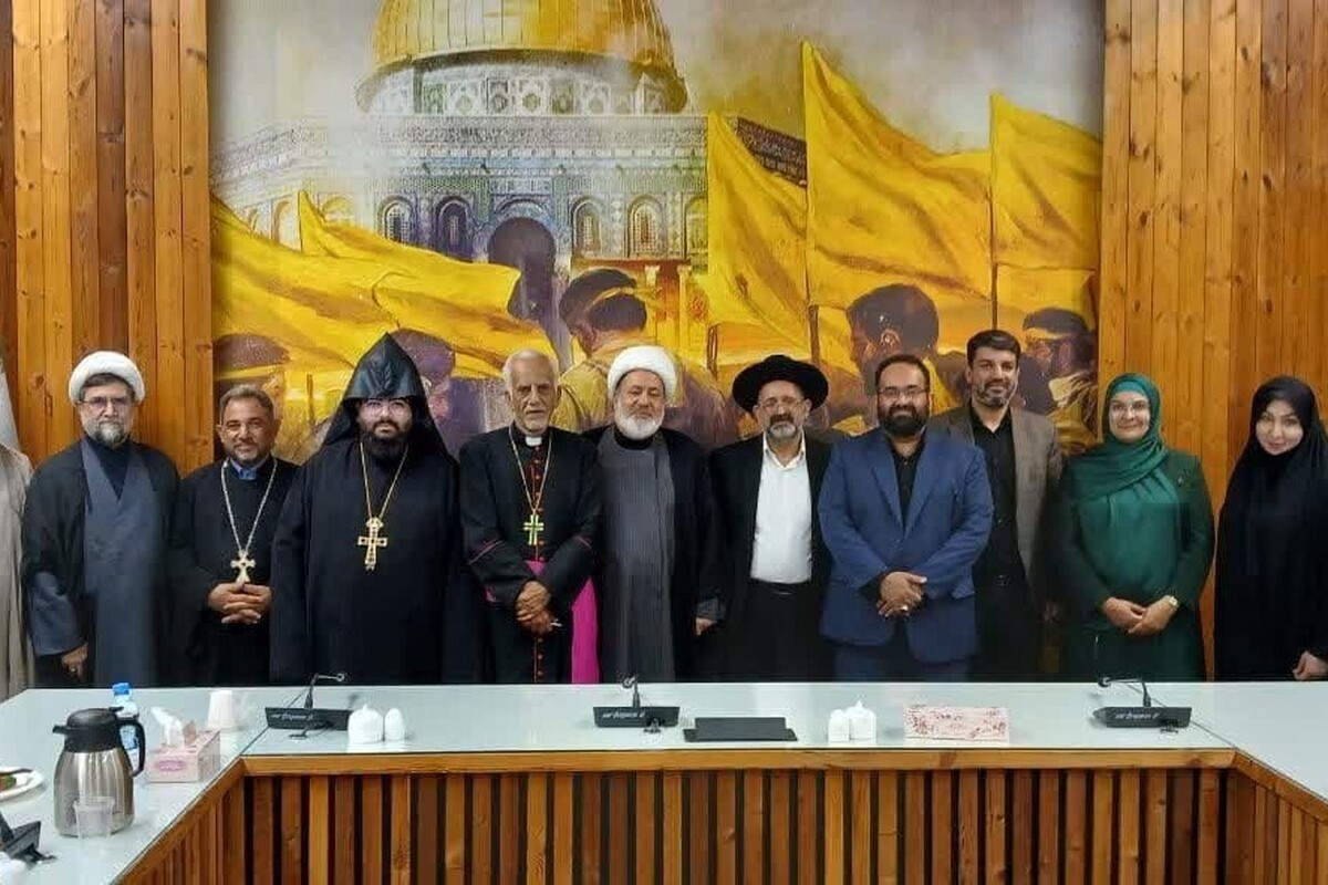 نشست صمیمی مدیرعامل بنیاد خاتم الاوصیاء با بزرگان ادیان