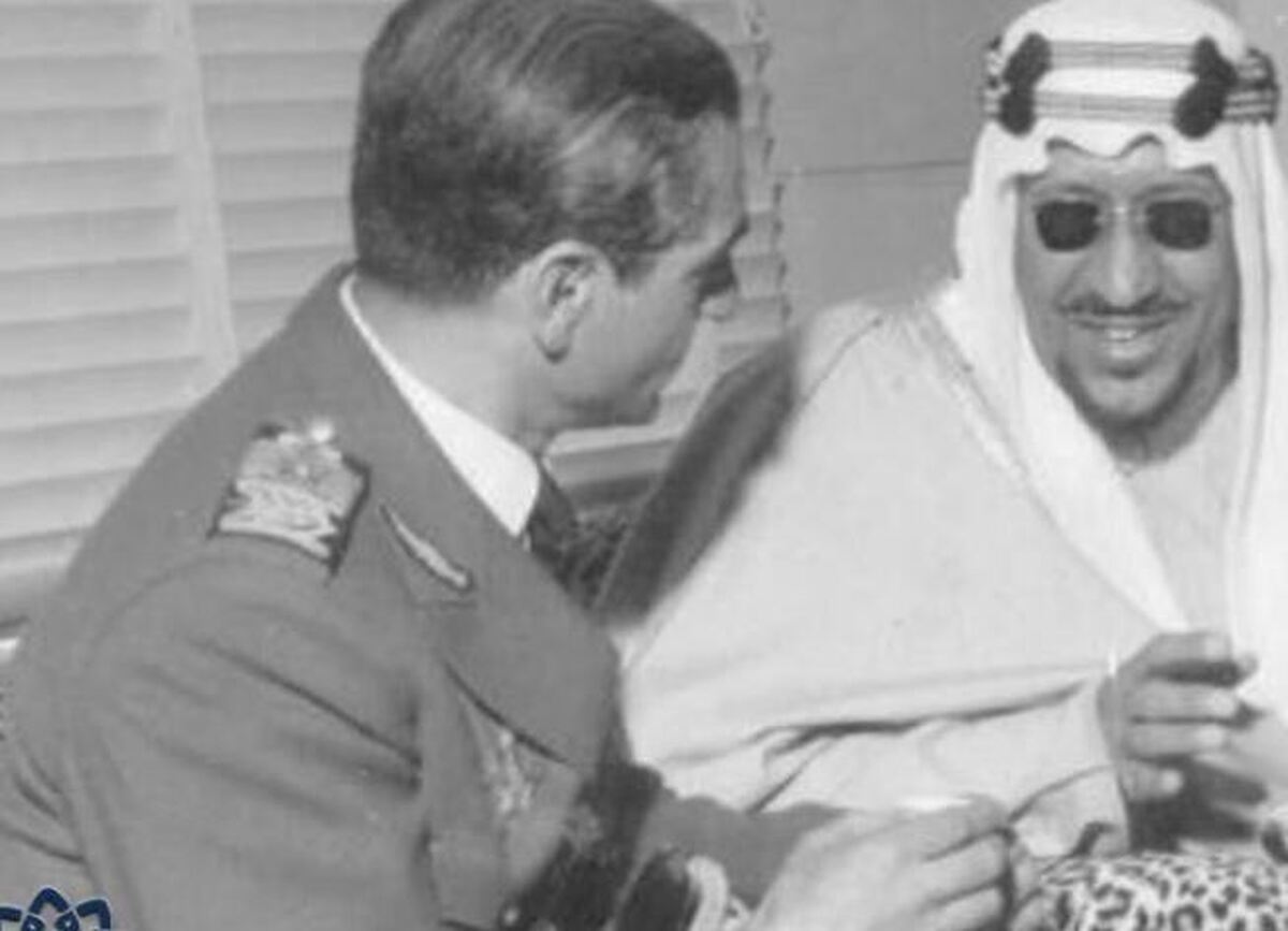 سایهها یا نشانهها