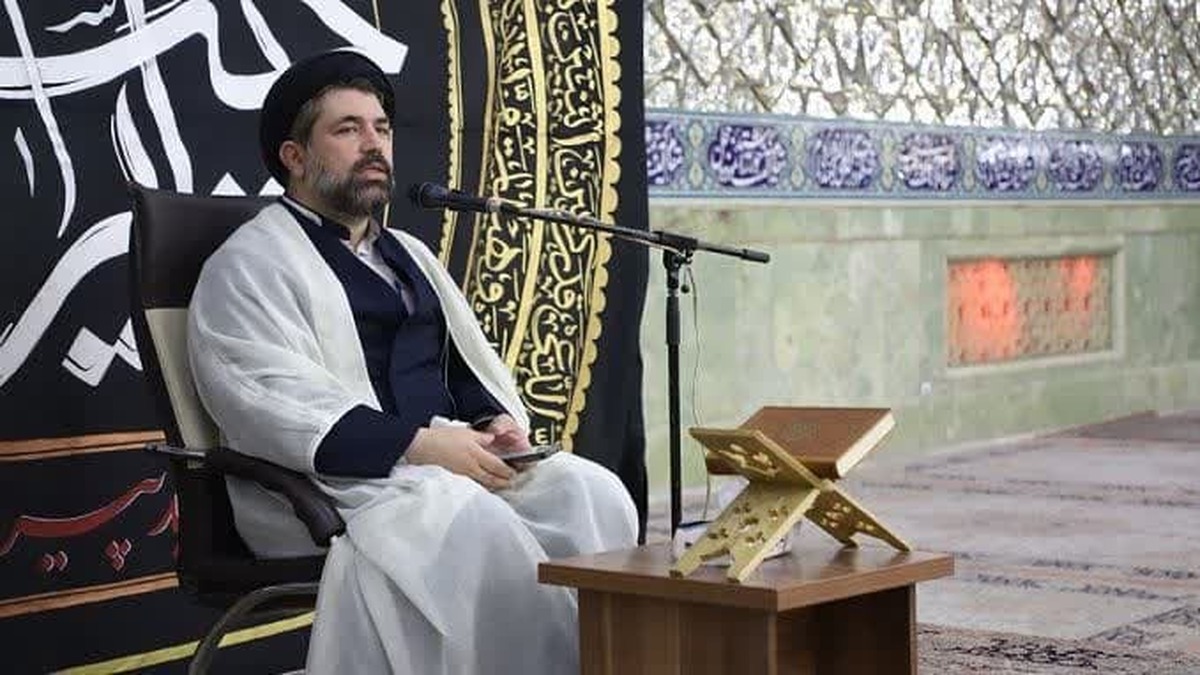 لزوم وحدت و آمادگی روحانیت در جنگ روایت ها