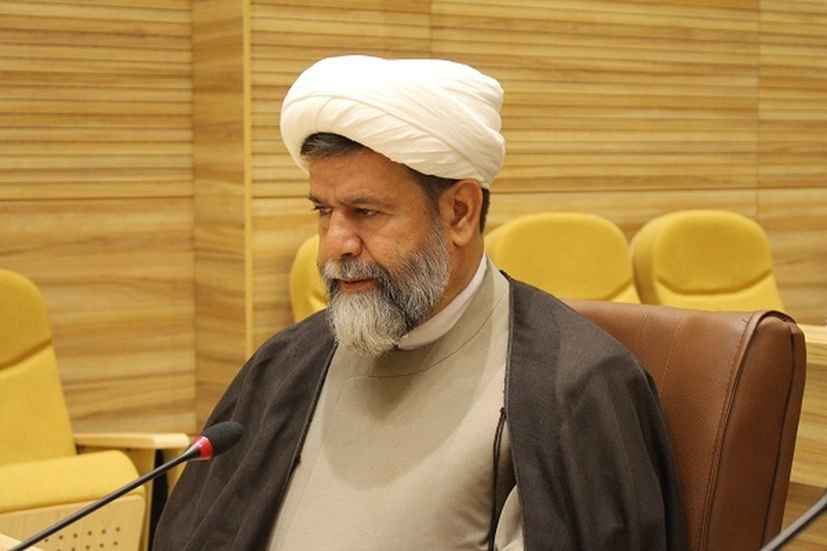 انتقاد مدیر حوزه علمیه فارس از عدم اجرای برنامه های مناسب فرهنگی در شیراز
