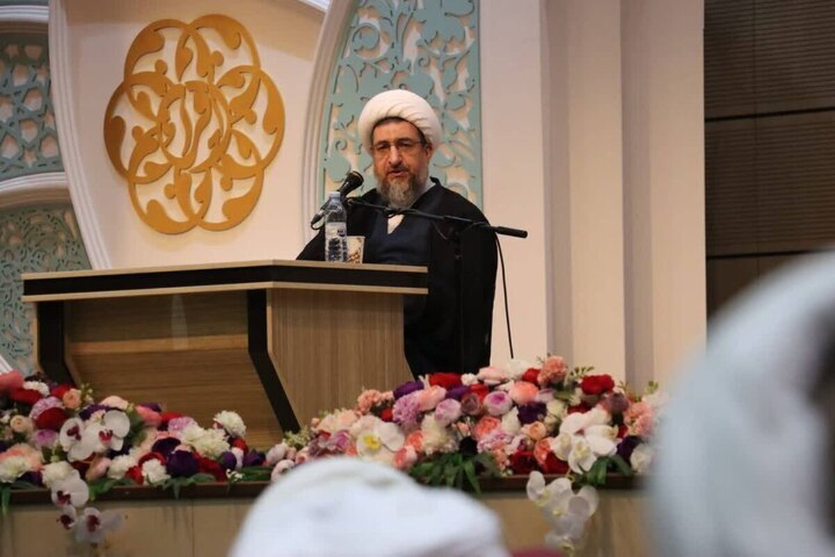 وظیفه اصلی روحانیون احیا مساجد به عنوان قرارگاه فرهنگی و اجتماعی است