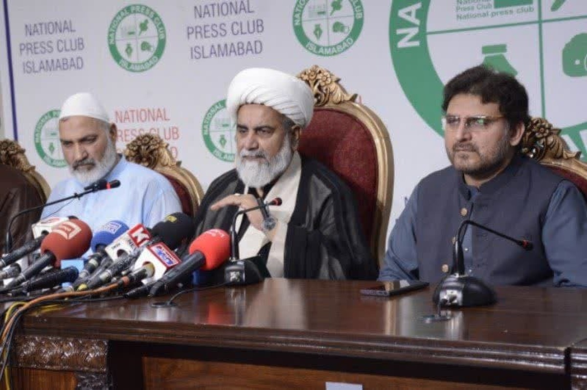 آیتالله خامنهای رهبر سیاسی و مرجع تقلید ماست/ ما ساکت نمیمانیم، پاکستان با آمریکا وارد جنگ میشود+فیلم
