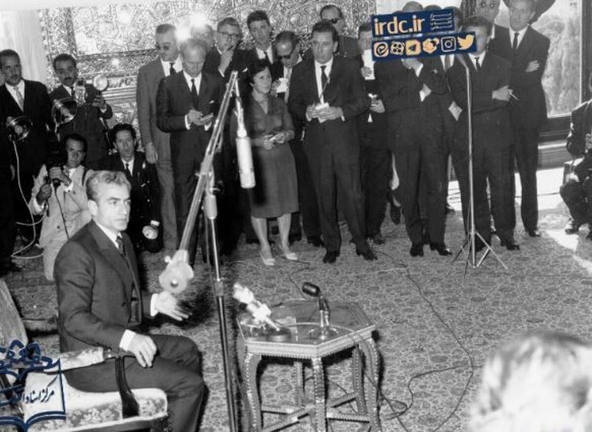 نمایان شدن یک رابطه پنهانی
