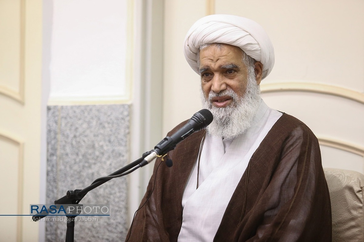 اربعین رسانه جهانی عاشورا و پایه غلبه تمدنی گفتمان انقلاب اسلامی است