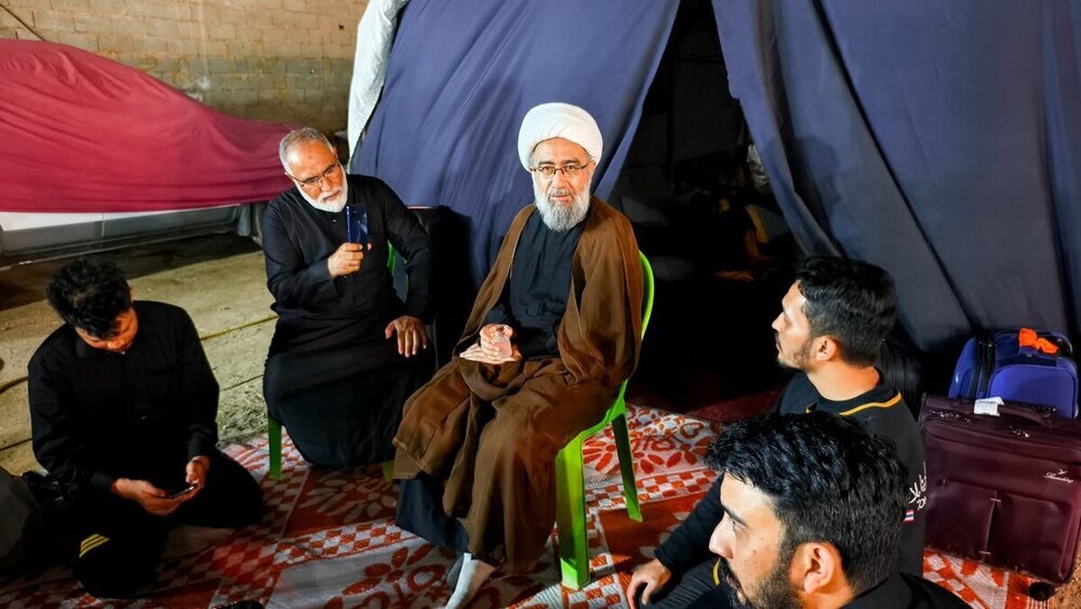 حضور آیتالله مروی در پیادهروی اربعین + عکس