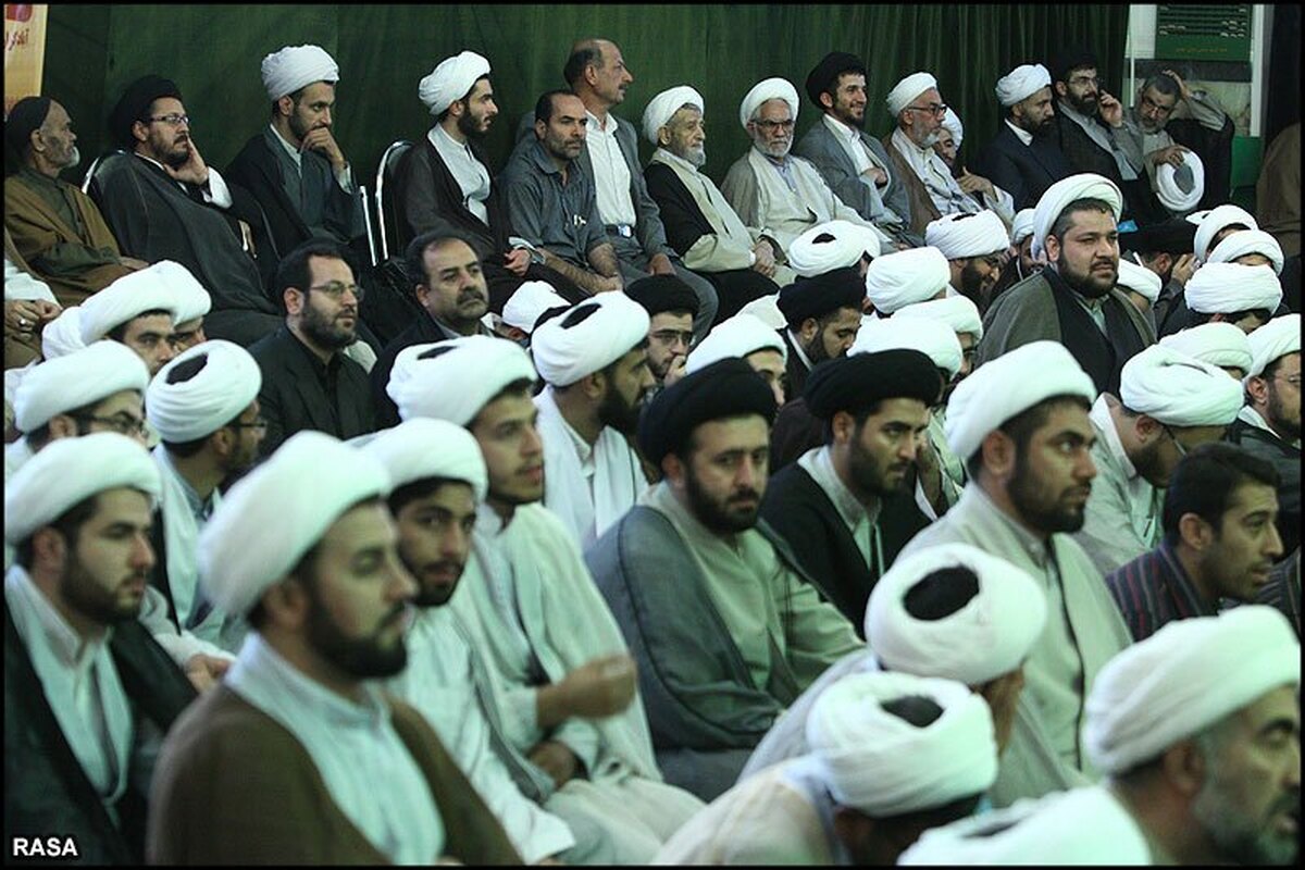 چالش‌ها و راهکارهای روحانیت برای جذب دل‌ها و نورانی‌کردن جامعه