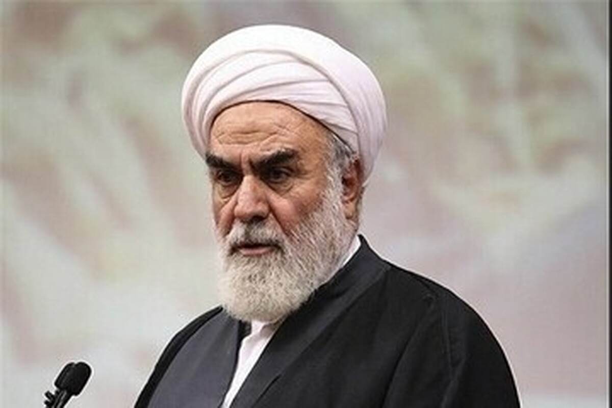 دیدار رئیس دفتر رهبر معظم انقلاب با آیات مکارم شیرازی و نوری همدانی