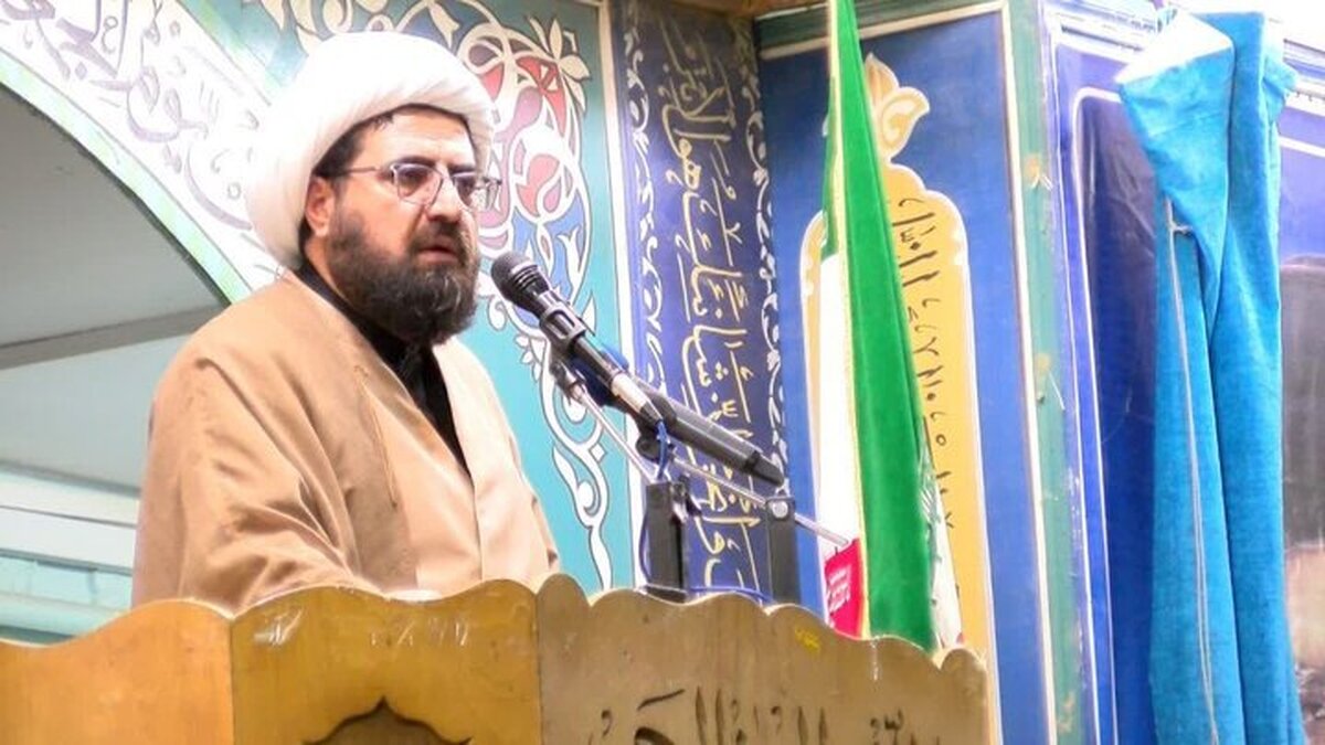نماز جمعه نماد شکوه پیوند دین و مردم‌سالاری است