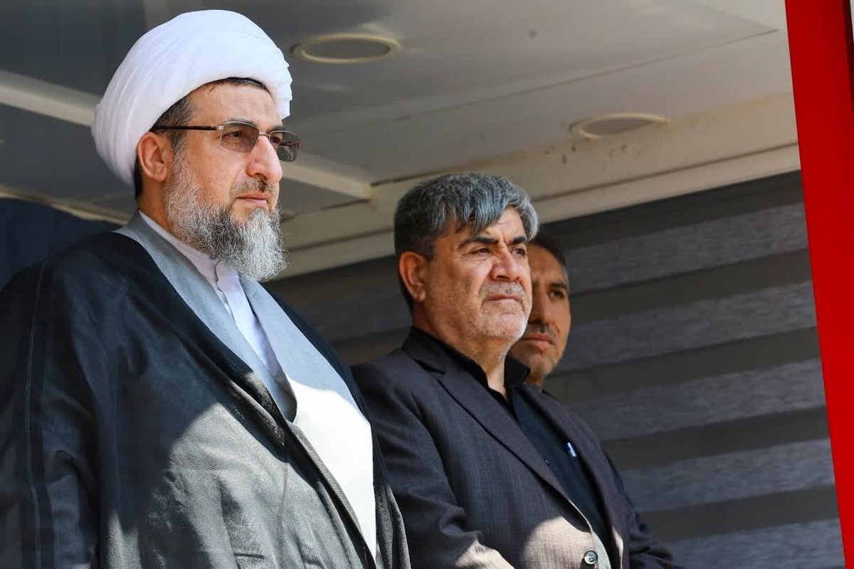 حضور امام جمعه تبریز در راهپیمایی جمعه‌ های خشم و نصر تبریز+ تصاویر