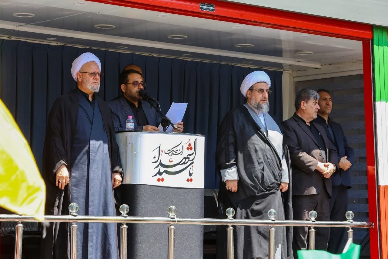 حضور امام جمعه تبریز در راهپیمایی جمعه‌ های خشم و نصر تبریز+ تصاویر
