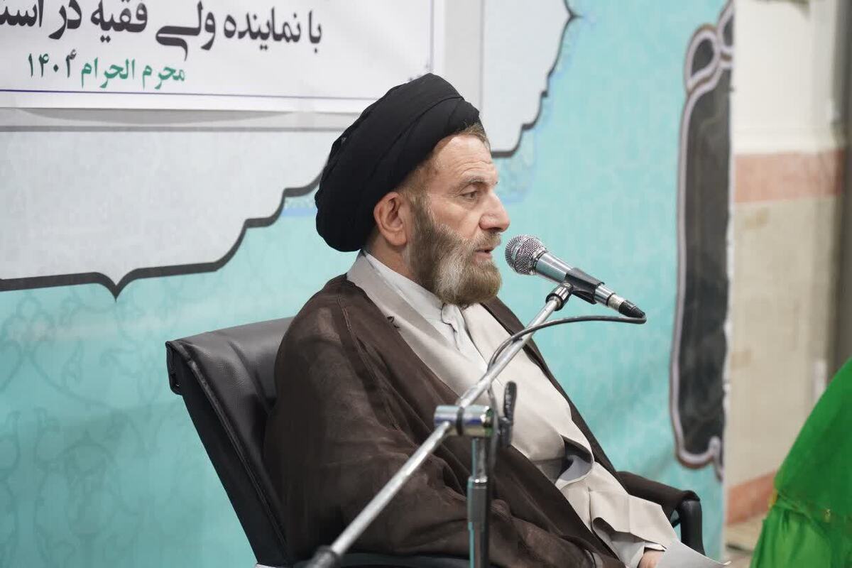 قیام امام حسین مکتبی زنده و پویاست