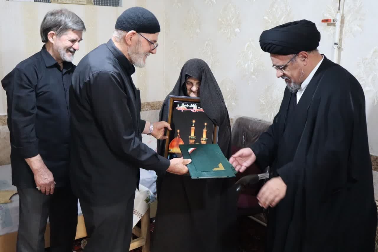 دیدار امام جمعه شهرستان بناب با خانواده‌ های معظم شهیدان پوراصل و امیررستمی+ تصاویر