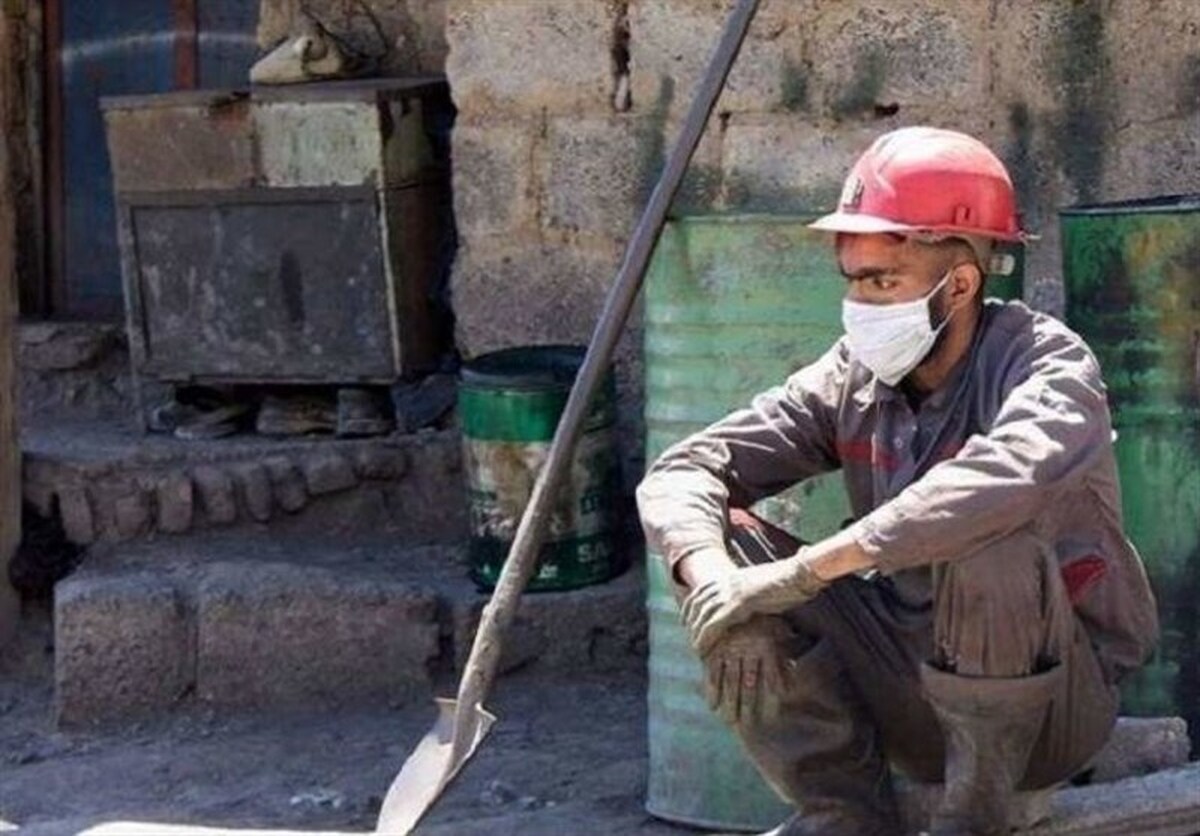 کارگران در تنگنای معیشتی؛ وقتی دارو با نان رقابت میکند