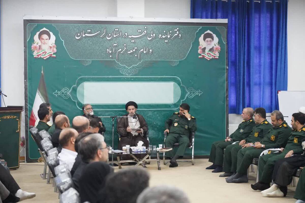 استقامت خانواده شهدا ثبت و ماندگار شود