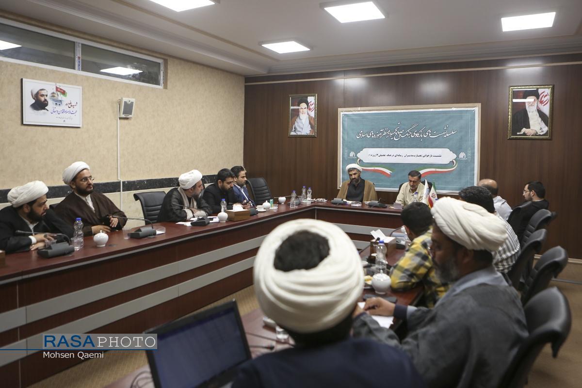 رسانه انقلابی باید قرارگاه جهاد تبیین باشد نه تریبون تقابل سیاسی