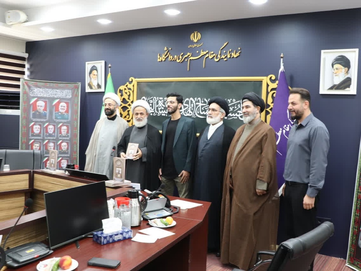 رونمایی کتاب