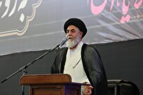 راه سیدالشهدا با پرچمداری ولیفقیه و تحت نظارت امام زمان ادامه دارد