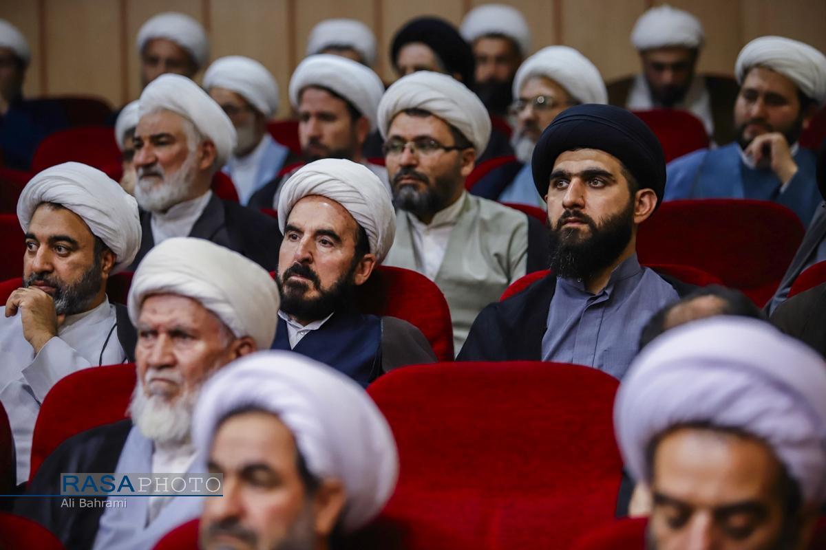 وحدت و احیای درس اخلاق، راهبرد مقابله با توطئه دشمن است