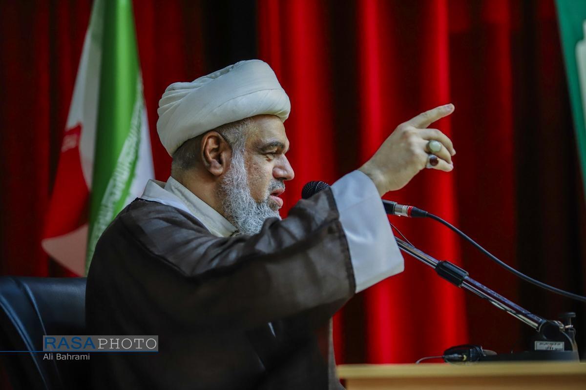 شهید ایزدی؛ نمونه برجسته فداکاری و دفاع از حقوق مظلومان جهانی