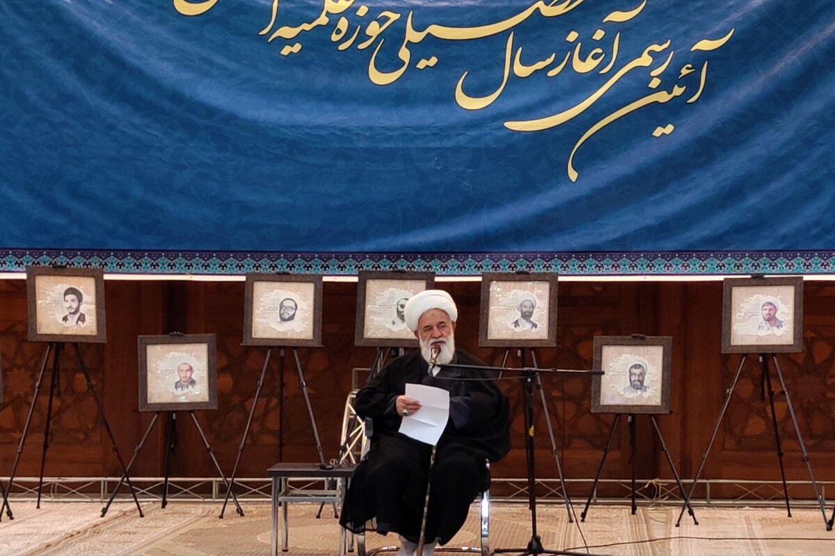 تأکید بر هویت طلبگی و هشدار نسبت به آفت مدرک‌گرایی