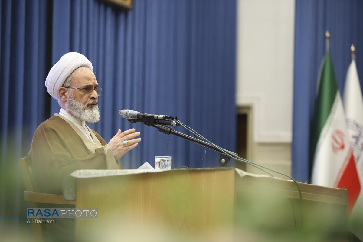 بانوان طلبه چراغ هدایت و تمدن‌سازی اسلامی در جهان معاصر هستند