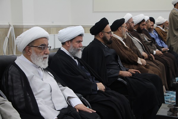  نگاهی به سفر آیت‌الله شب‌زنده‌ دار به استان فارس