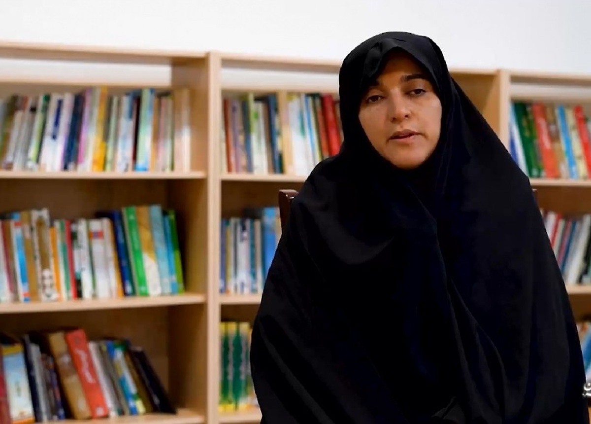 فیلم| استاد حوزه علمیه خواهران شیراز به عنوان نخبه ملی حوزوی معرفی شد