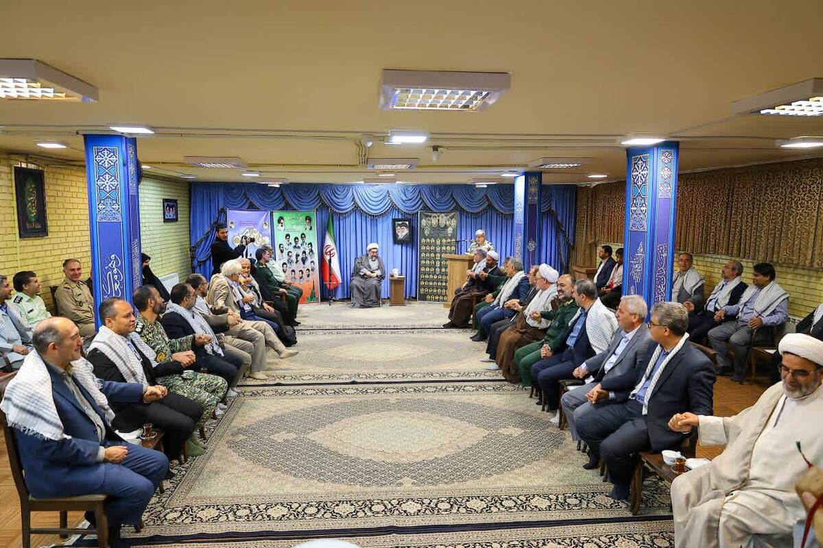 جامعه با فرهنگ ایثار و شهادت بیمه می‌شود